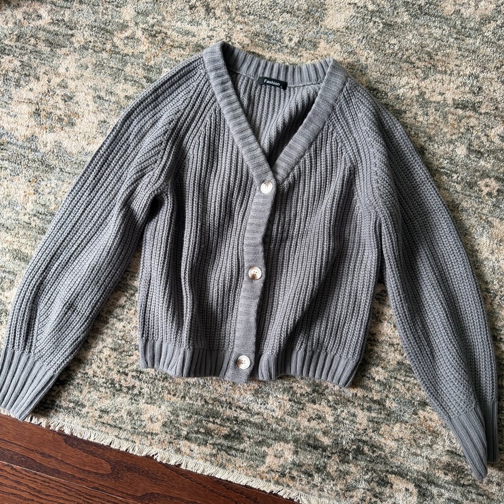 Elegant Gray Women's Cardigan